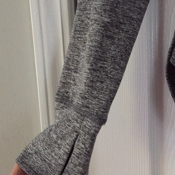 Tops - Picture 2 of 6